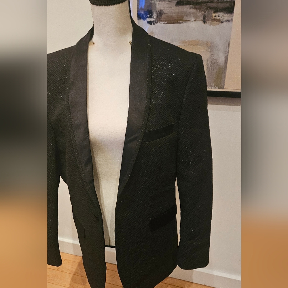 Elegant Black Fitted Tuxedo Blazer